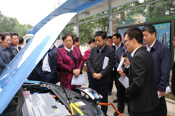 市委副書記、市長王奮彥帶隊觀摩督查公司項目建設(shè)工作(圖2)