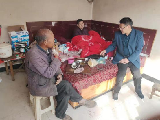 平?jīng)鲢垂鹃_展“踐行初心使命，助推脫貧攻堅(jiān)”主題黨日活動(dòng)(圖6)