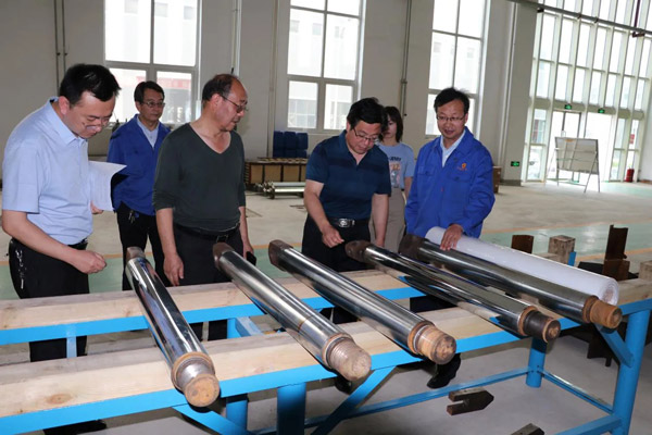 市委統(tǒng)戰(zhàn)部調(diào)研豐收公司生產(chǎn)經(jīng)營及復(fù)工復(fù)產(chǎn)工作(圖2) 市委統(tǒng)戰(zhàn)部調(diào)研豐收公司生產(chǎn)經(jīng)營及復(fù)工復(fù)產(chǎn)工作(圖2)