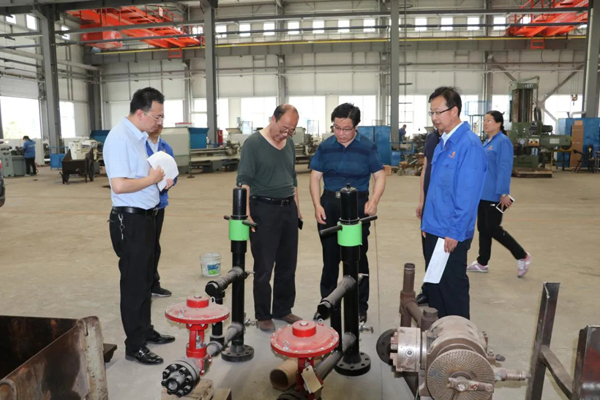 市委統(tǒng)戰(zhàn)部調(diào)研豐收公司生產(chǎn)經(jīng)營及復(fù)工復(fù)產(chǎn)工作(圖3) 市委統(tǒng)戰(zhàn)部調(diào)研豐收公司生產(chǎn)經(jīng)營及復(fù)工復(fù)產(chǎn)工作(圖3)