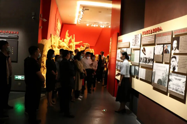 平?jīng)鲢垂军h委組織各支部開展“重溫歷史、砥礪前行”(圖2)