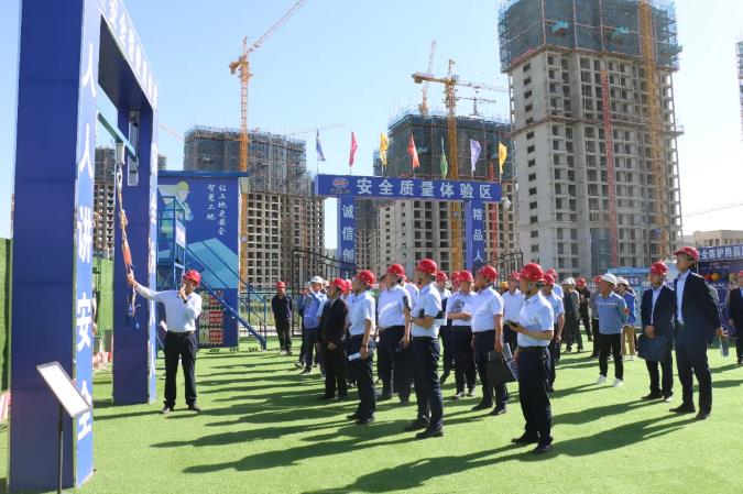 泓源公司開展安全生產(chǎn)月活動——重點建設項目觀摩學習(圖2)
