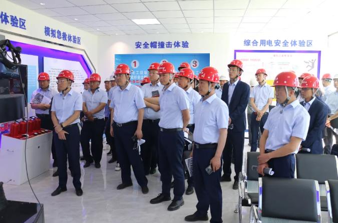 泓源公司開展安全生產(chǎn)月活動——重點建設項目觀摩學習(圖4)